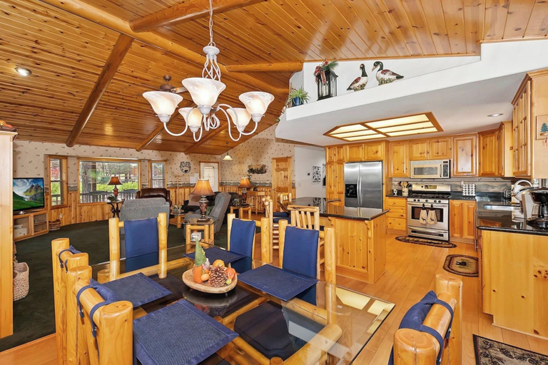Food & Drinks 4, Teakwood Cozy Wood Cabin with Fireplace, San Bernardino