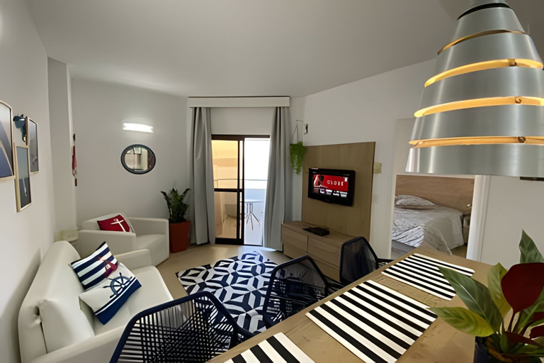 Room 2, Clube XV, Santos