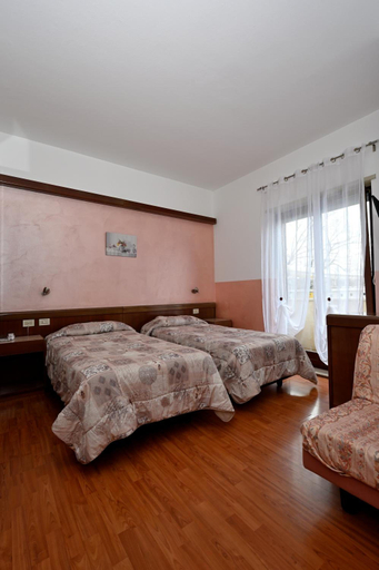Bedroom 3, Hotel Italia, Gorizia
