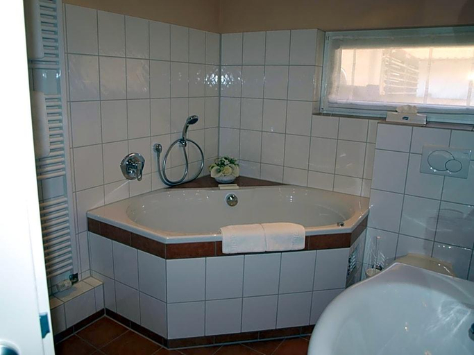 Bathroom 3, Wegermann S Bio Landhaus Im Wodantal, Ennepe-Ruhr-Kreis