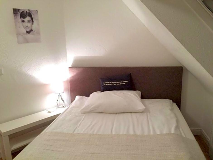 Bedroom 3, Studiotel Belle Etage, Düsseldorf