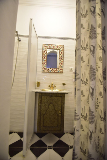 Bathroom, Zoco Riad, Tanger-Assilah