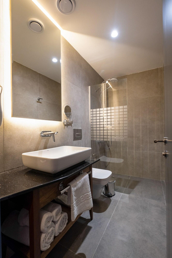 Bathroom 5, Ref Inn Hotel, Merkez