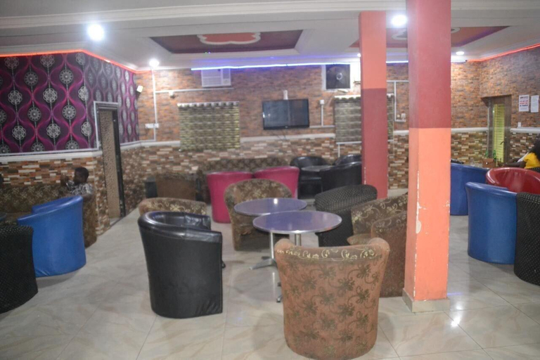 Others 4, Evaville Hotel N Lounge, Obio/Akp