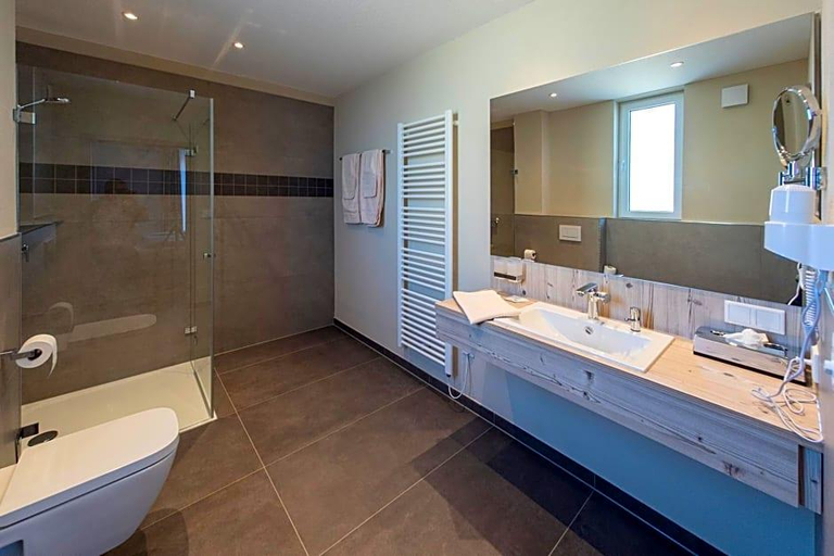 Bathroom 3, Landhotel Hopp Garni, Rhein-Pfalz-Kreis