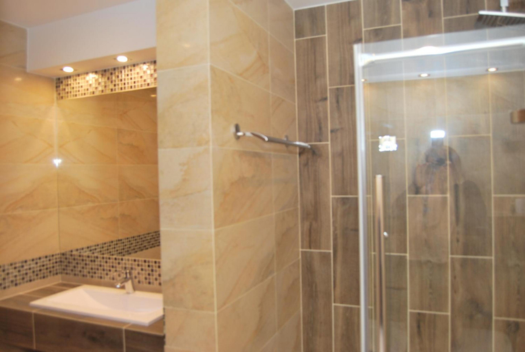 Bathroom 3, Hotel W Dobieszkowie, Zgierz