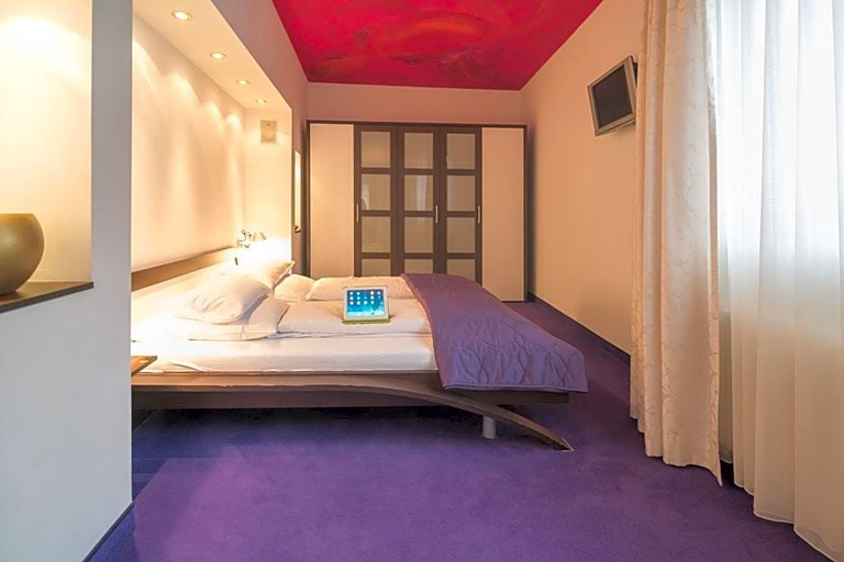 Bedroom 3, Hotel Etol Superior, Baden-Baden