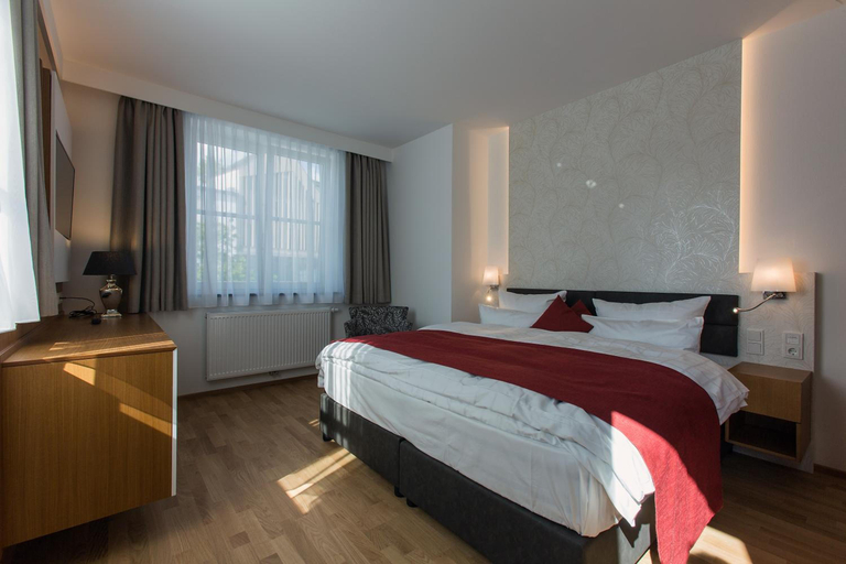 Bedroom 4, Hotel Am Schrannenplatz, Memmingen