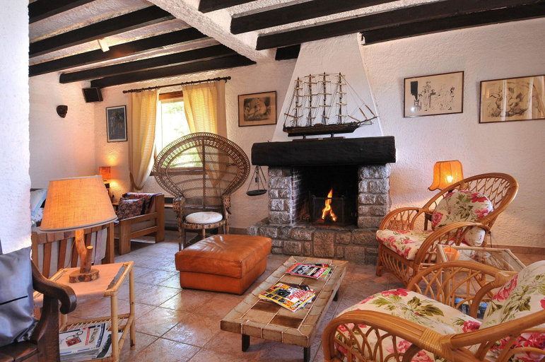 Public Area, Domaine Saint Pierre, Corse-du-Sud