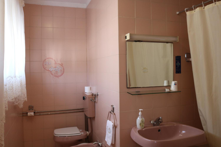 Bathroom 3, Hotel Solar Das Laranjeiras, Vale de Cambra