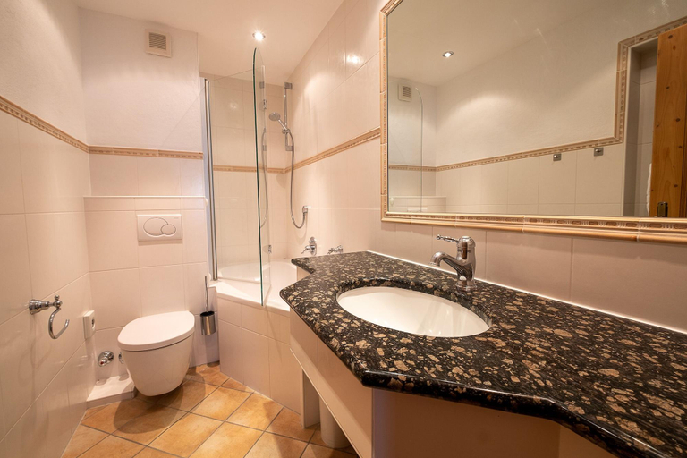 Bathroom 3, Sl Hotel, Miesbach