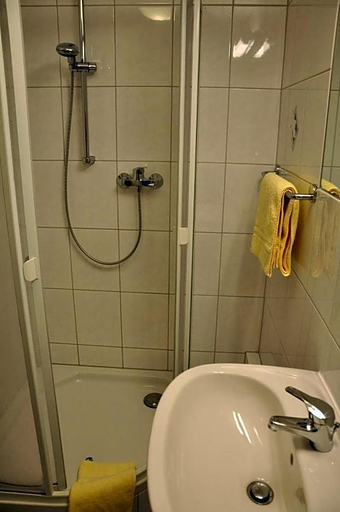 Bathroom 4, Hotel Bv Rgerhof, Saarpfalz-Kreis