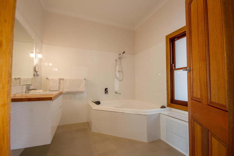 Bathroom 3, Birdwood Motel, Adelaide