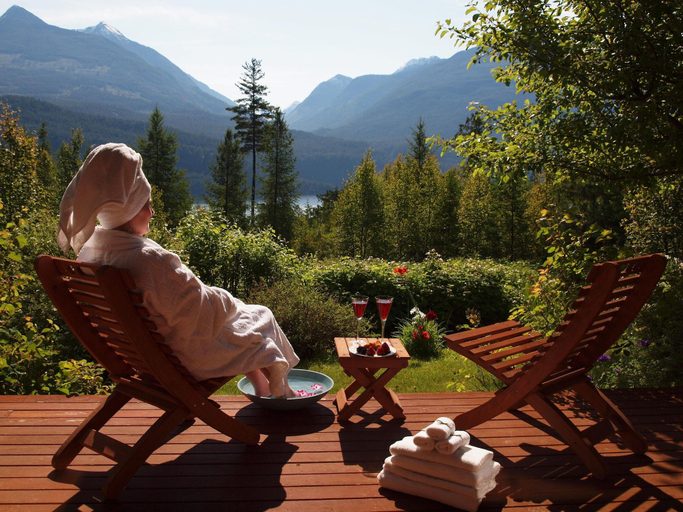 Sports and Entertainment 5, Wing Creek Resort, Central Kootenay
