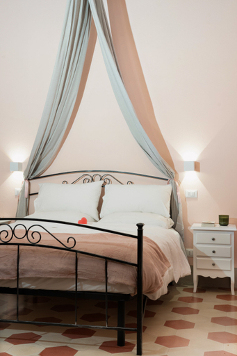 Bedroom 5, Palazzo delle Erbe, Siena