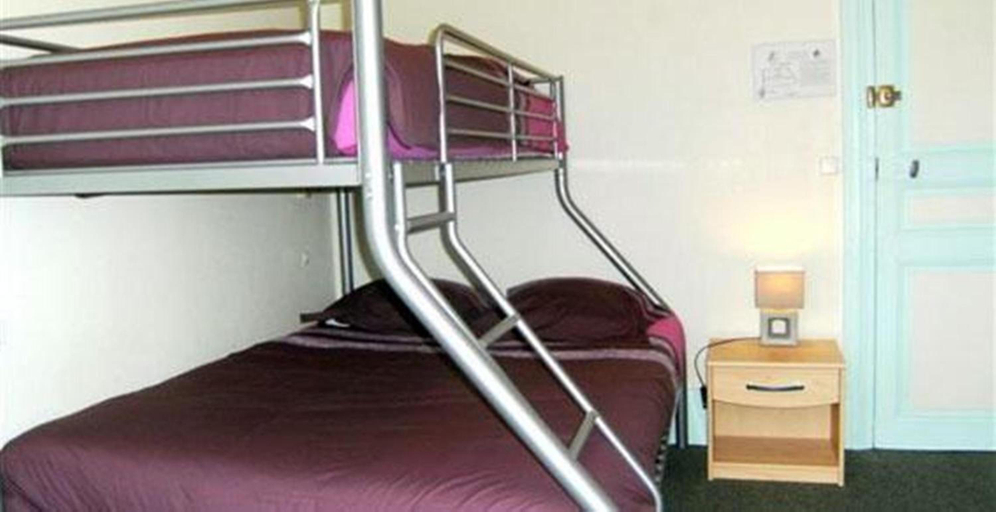 Bedroom 1, Hotel Le Rallye, Aisne