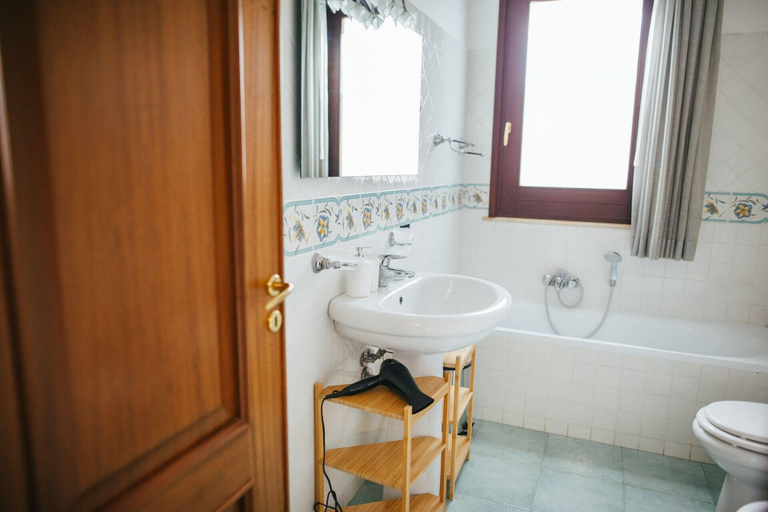 Bathroom 3, Archi Bianchi, Palermo