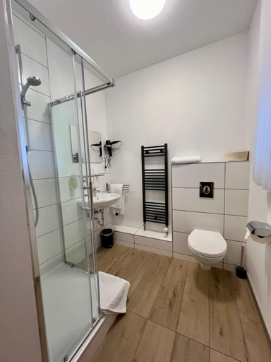 Bathroom 3, Hotel Residenz Stockstadt Main, Aschaffenburg