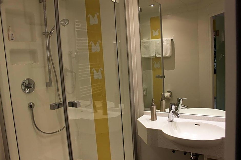 Bathroom 3, Hotel Gasthof Die Post Brennerei Frankenhv He, Ansbach