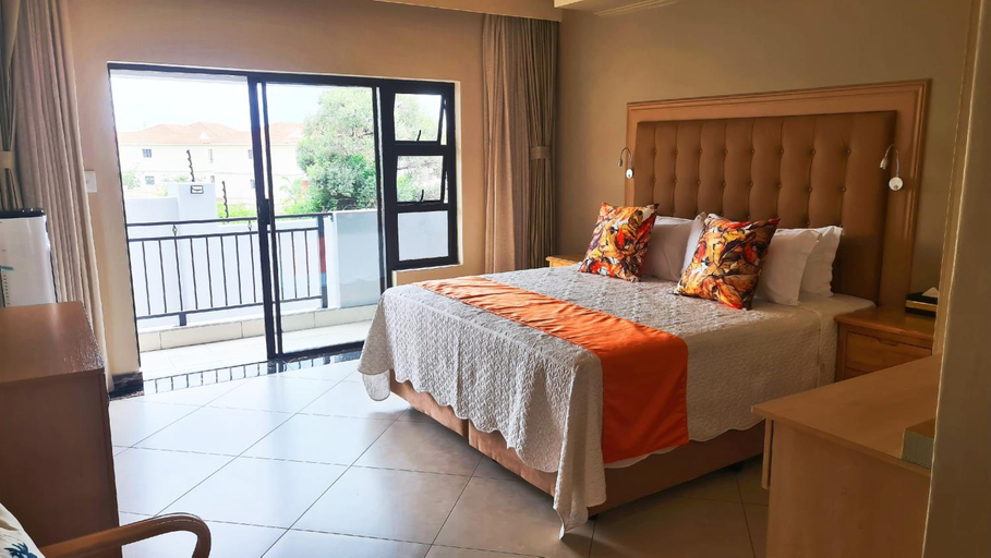 Bedroom 3, Lilypark Lodge, Bojanala