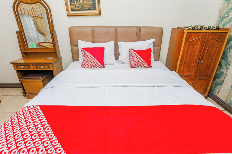 Room 5, Oyo 94346 Hotel Andalus Cibogo Puncak, Bogor