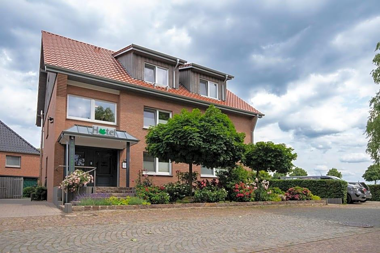 Exterior & Views 2, Hotel Am Tiergarten, Borken