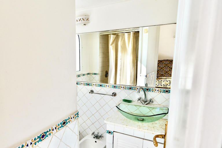 Bathroom 3, Filippescha, Salerno