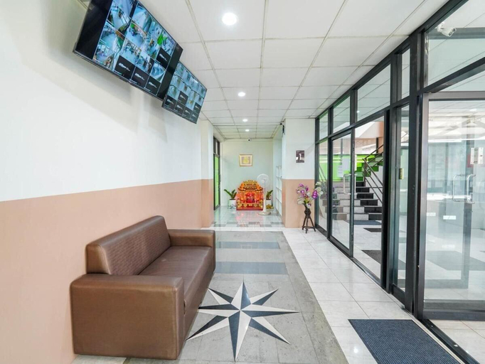 Public Area 5, RoomQuest SPS Hotel and Residence, Khlong Luang