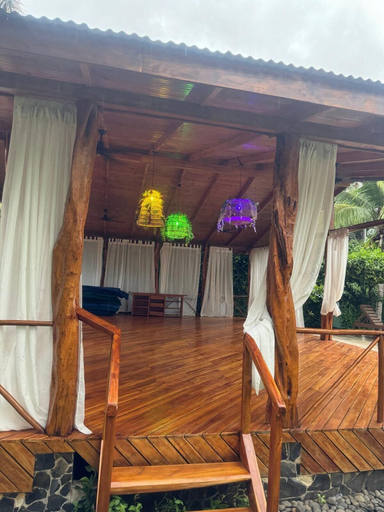 Public Area, Parti Gras Hotel & Villas en Potrero, Santa Cruz