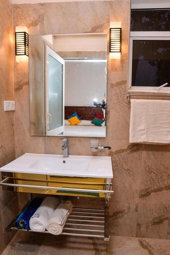 Bathroom 4, Green View Homestay, Akmeemana