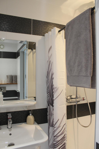 Bathroom 1, Hypnos Hotel, Pas-de-Calais