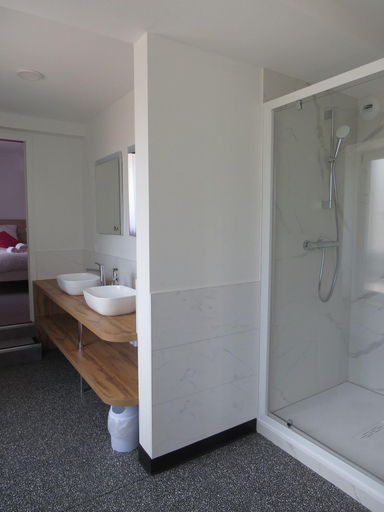 Bathroom 4, Les Jardins de Saulzet, Puy-de-Dôme