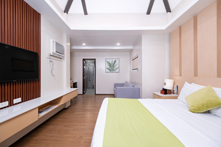 Room 2, Solina Beach & Nature Resort, Carles