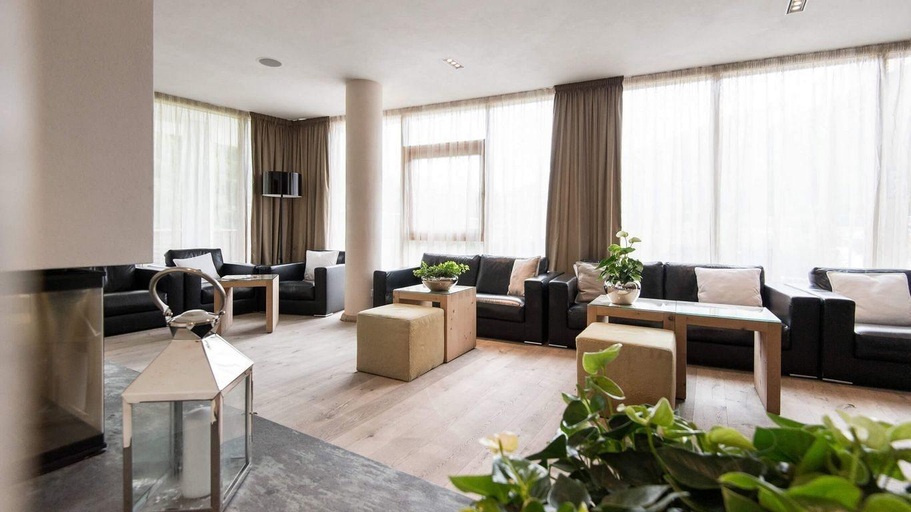 Public Area, Alpine Hotel Ciasa Lara, Bolzano