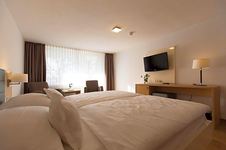 Bedroom 3, Hotel Seepark Garni, Bodenseekreis