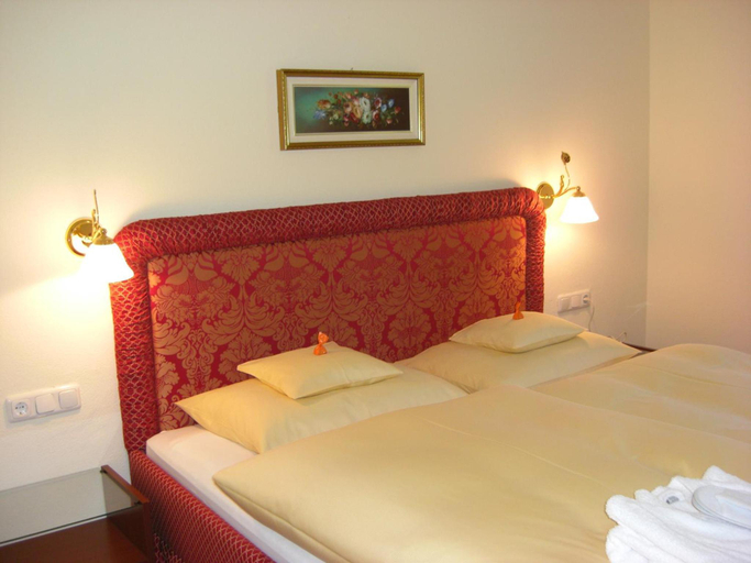 Bedroom 3, Hotel Hartenfels, Bludenz