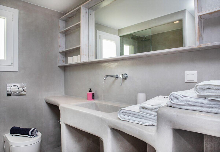 Bathroom 4, Crystal Dreams, South Aegean