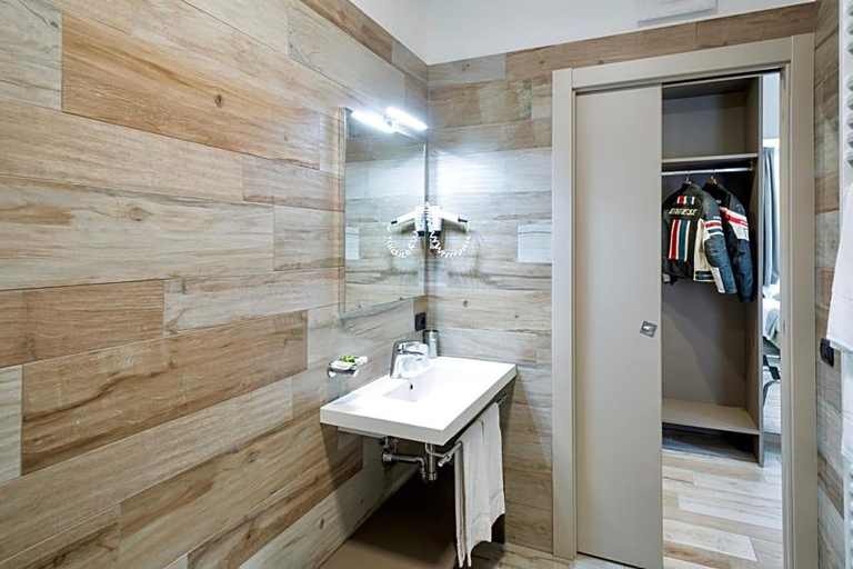 Bathroom 4, Hotel Baia Di Parv©, Lecco