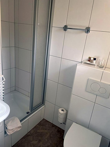 Bathroom 4, Hotel Garni Goldener Anker, Aurich