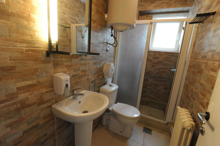 Bathroom 3, Hostel Fair and Square, Belgrade