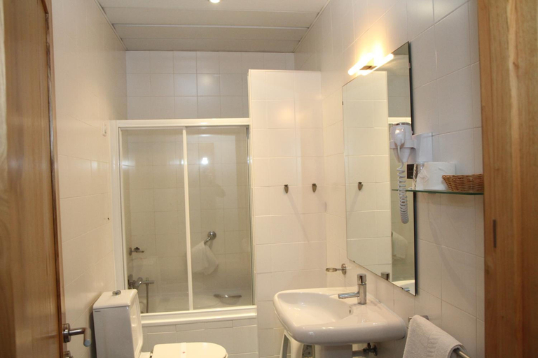 Bathroom 4, Hotel Solar Dos Pachecos, Lamego