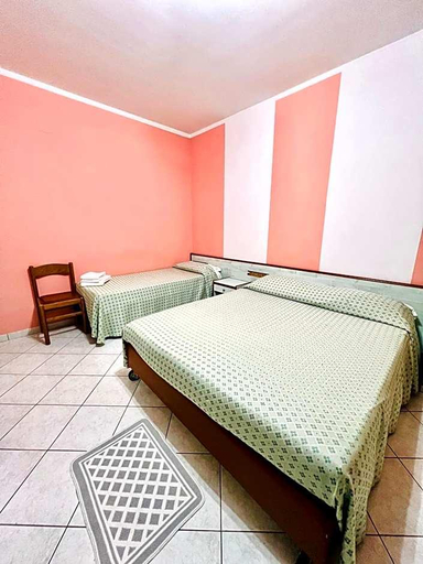 Bedroom 4, Hotel Paradiso, L'Aquila