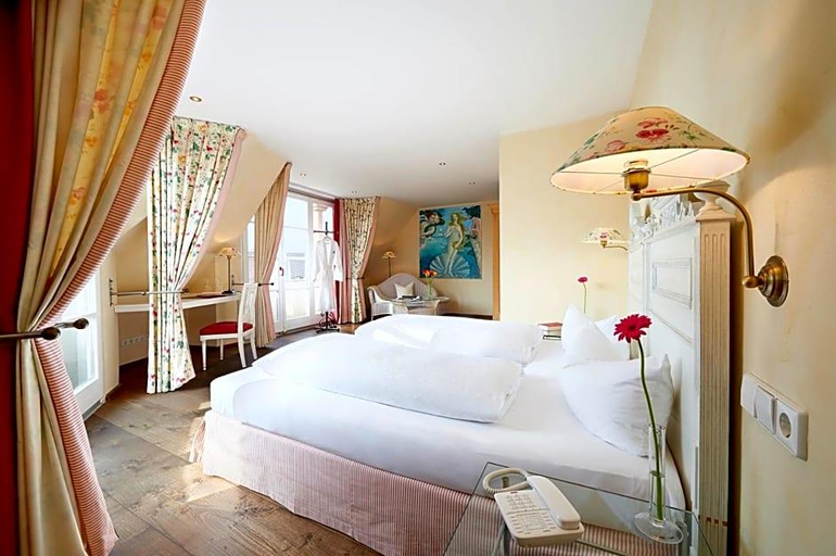 Bedroom 4, Landhotel Krone, Breisgau-Hochschwarzwald