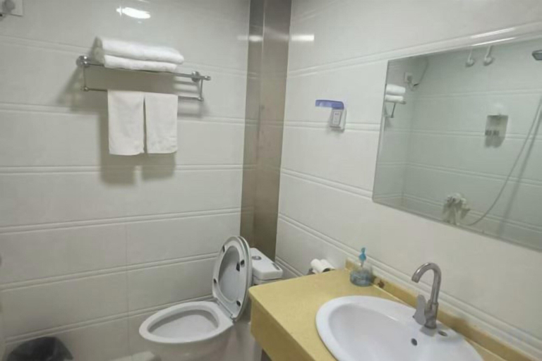 Bathroom 4, Xinchangcheng Hotel, Xing'an