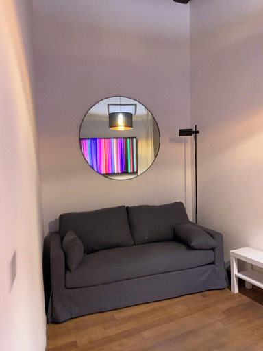 Room 2, Evaref House, Napoli