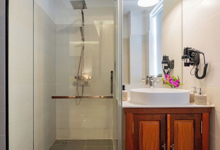 Bathroom 5, Homewood Hotel, Siem Reap