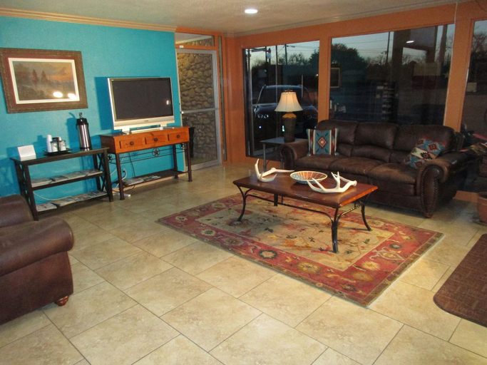 Public Area, San Angelo Lodge, Tom Green
