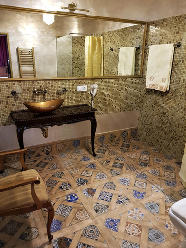 Bathroom 5, Nf Palace Old City Bucharest, Municipiul Bucuresti