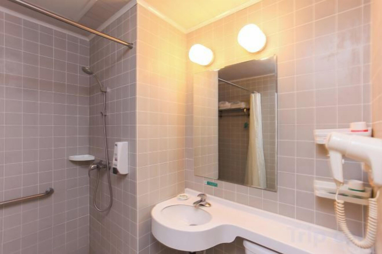 Bathroom 4, Jinjiang Inn (Wuxi Anzhen), Wuxi