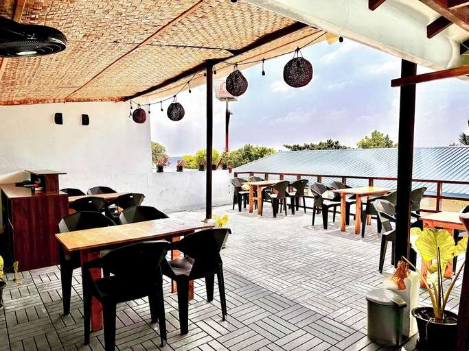 Food & Drinks 5, Fasdheythere Inn, Baa Atoll